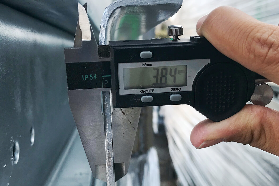 Detection of galvanized thickness